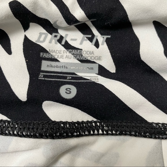 Nike dri -fit Women’s Size S - Picture 7 of 8